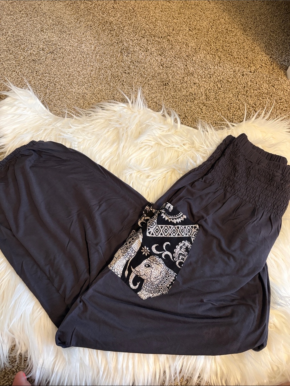 Black Wide-Leg Elastic Waist Pants with Elephant Embroidery